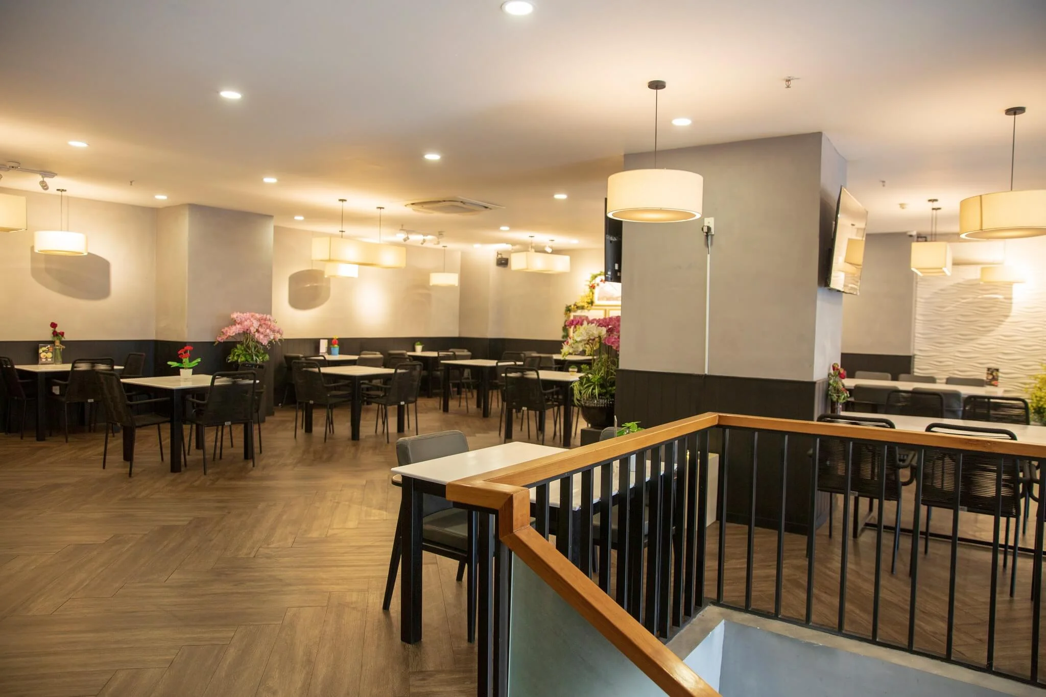 Showroom - Lam Hiep Hung JSC