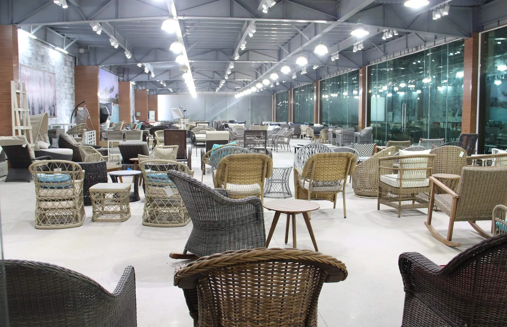 Showroom - Lam Hiep Hung JSC